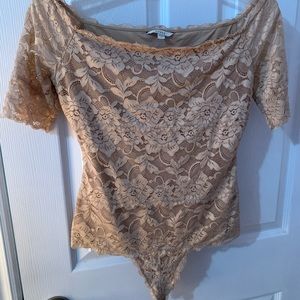 NWOTGuess Lace Bodysuit with Sleeve, size:…